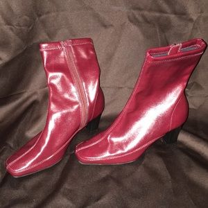 Aerosoles burgundy ankle bootie 6.5 VGC